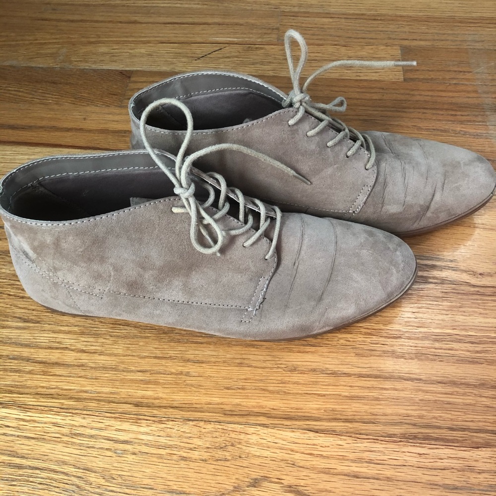 Shoes - Picture 2 of 4